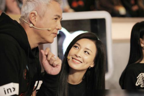 员工爆料张庭夫妇视频,揭秘明星夫妻背后的真实生活  第1张